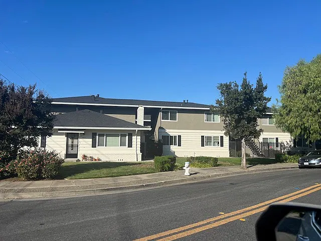 1 bed, 500 sqft, $2,500 — Photo 2