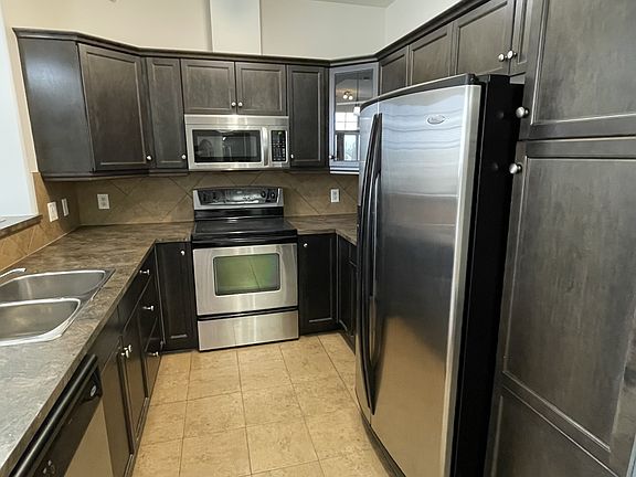 4th image of 2503 Hanna Cres NW
