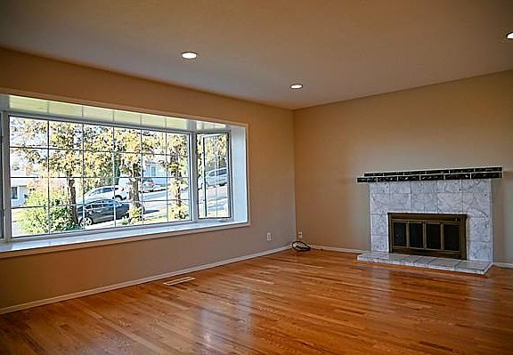 3rd image of 3544 Telegraph Dr