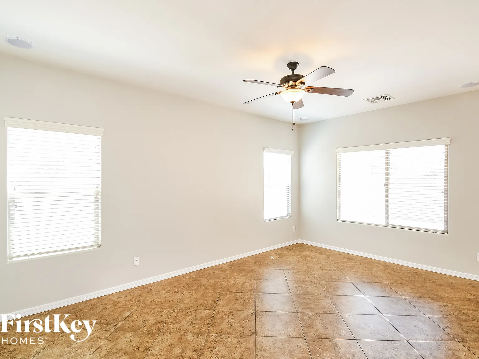 3 bed, 2.5 bath, 2454 sqft, $3,000 — Photo 3