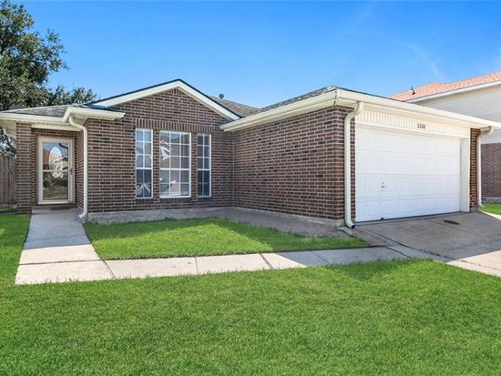 2268 S Village Green St, Harvey, LA 70058