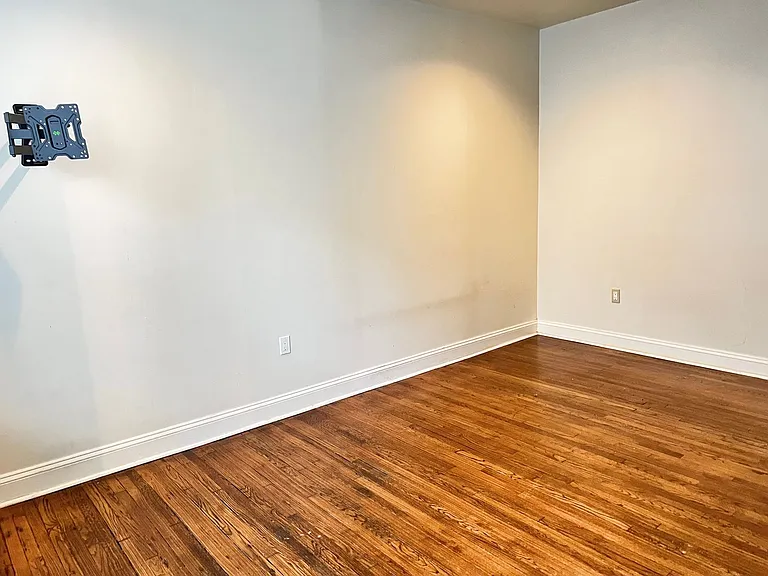 223 Pine St — Photo 10