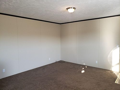 3rd image of 1839 Evergreen Ln