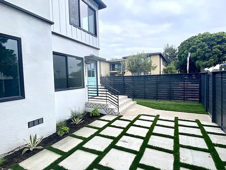 13053 Venice Blvd — Photo 26