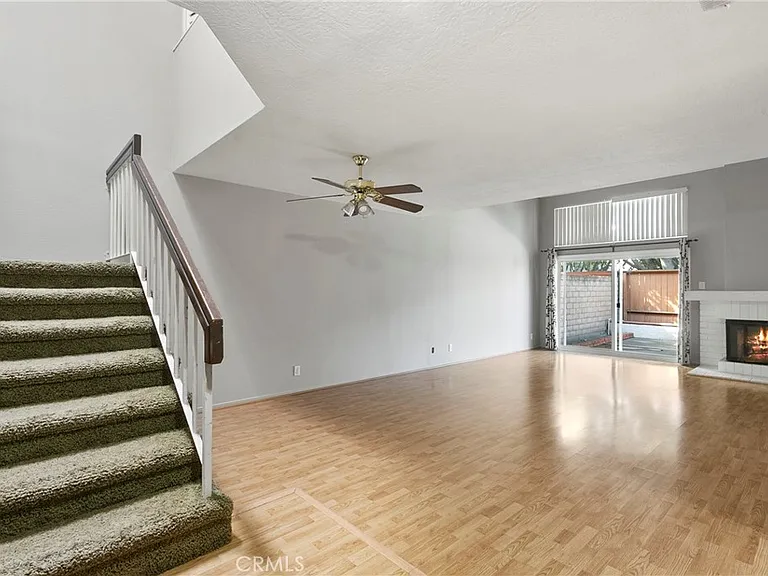 22181 Summit Hill Dr #28 — Photo 2