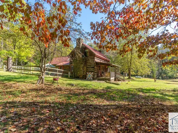 623 Creek Valley Rd, Stuart, VA 24171