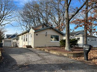 12 Bash Rd, Toms River, NJ 08753