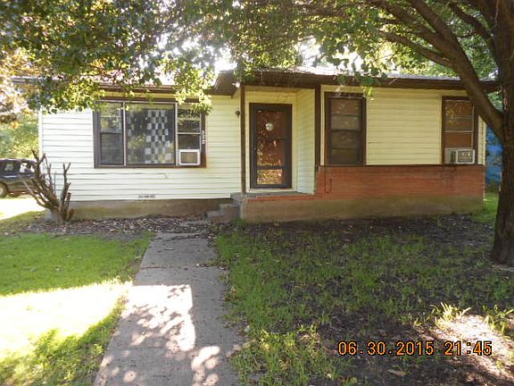 3rd image of 401 Richardson St