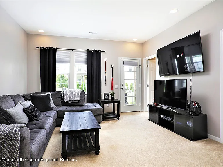 137 Beacon Ln #605 — Photo 19