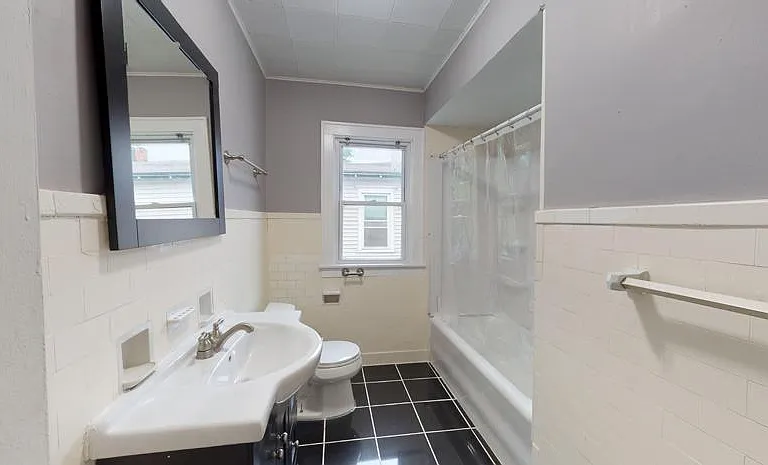 1406 E Genesee St — Photo 15