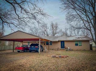 707 E Main St, Paris, AR 72855