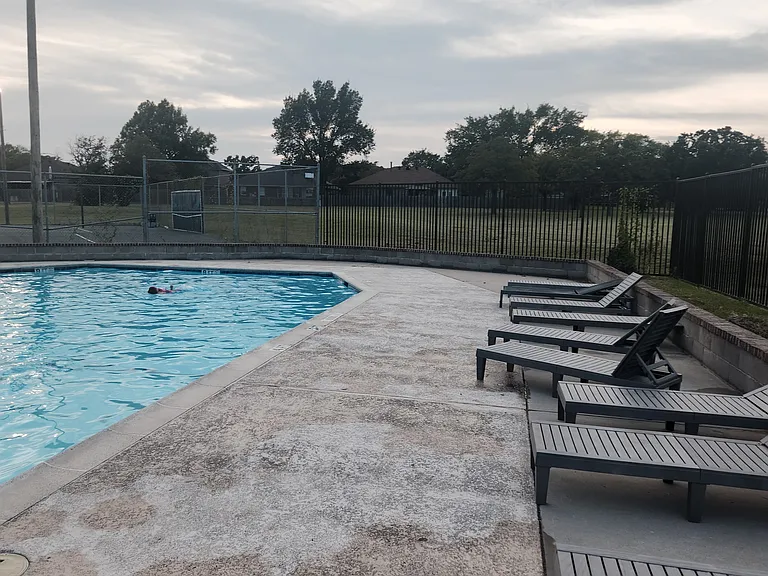 4318 Spring Garden Dr — Photo 32