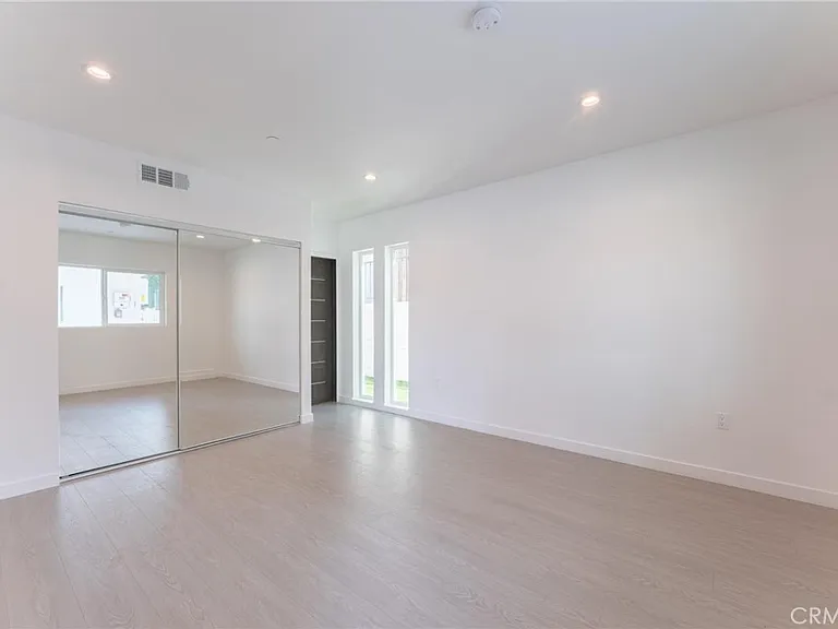 6845 N Haskell Ave #1 — Photo 16