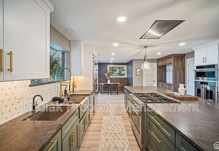 816 E 16th Ave — Photo 5