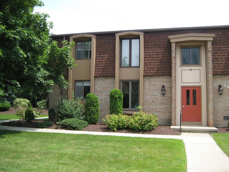 1st image of 75 Charter Oaks Dr #3