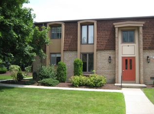 75 Charter Oaks Dr #3, Amherst, NY 14228