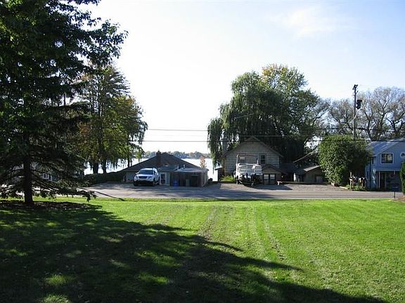 5th image of 542 E Shore Dr