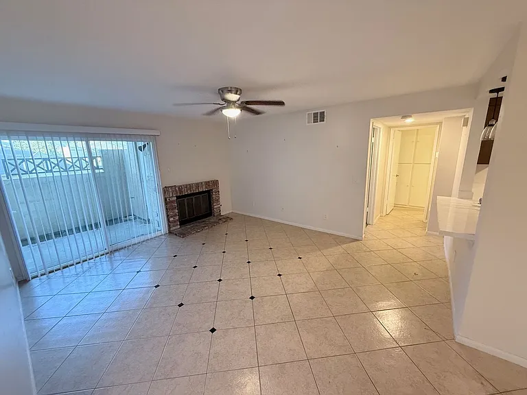 2035 Lakeridge Cir #101 — Photo 3