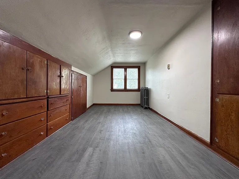 822 Pine St — Photo 12