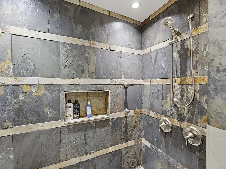 515 Taunton Way #BASEMENT — Photo 10