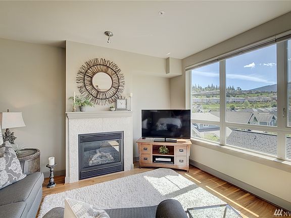3rd image of 1840 25th Ave NE #S301