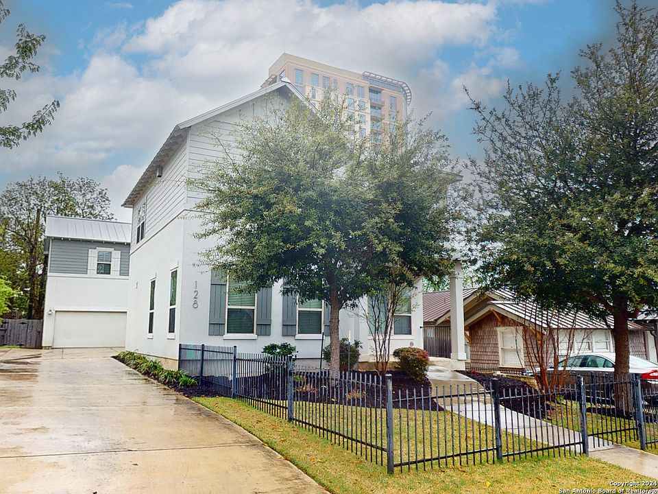 1st image of 128 Davis Ct #102