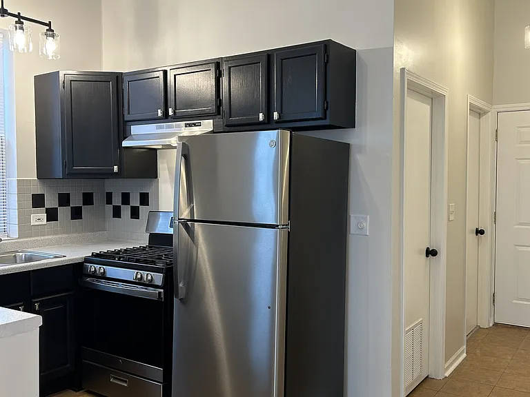 2328 W Belmont Ave #3 — Photo 7