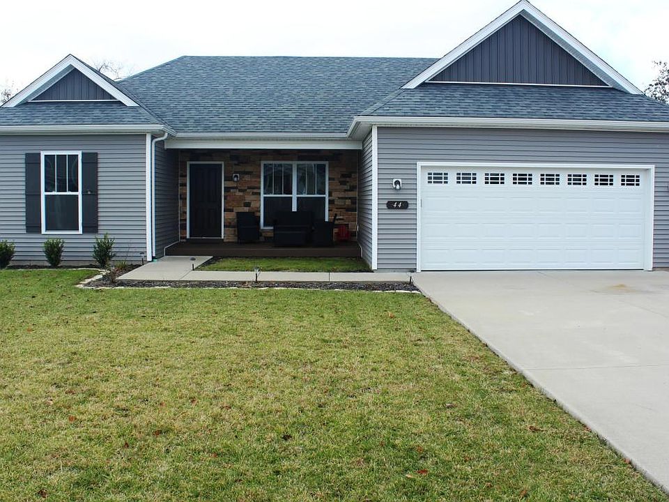 1st image of 44 Quail Hollow Dr