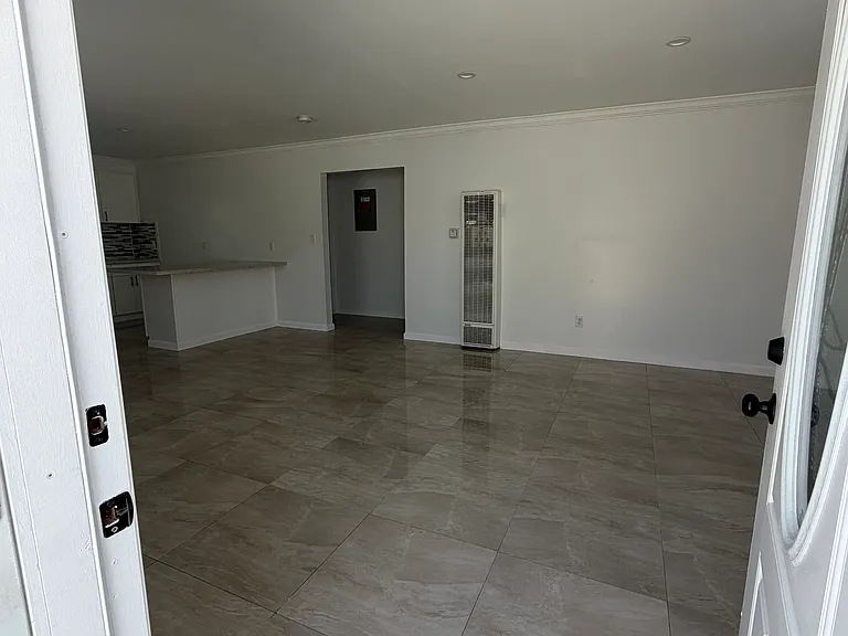 8953 San Carlos Ave #B — Photo 2