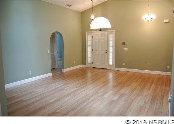 3rd image of 519 Curlew Cir