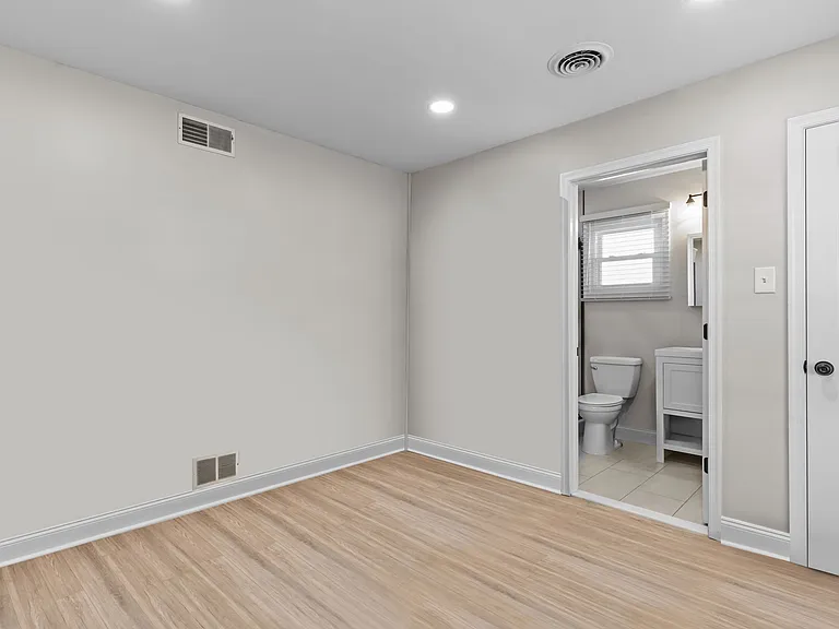 307 Andover Rd — Photo 5