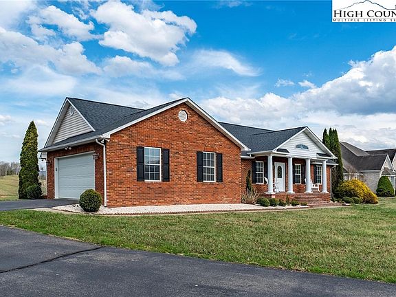 2nd image of 1782 Harbin Hill Road