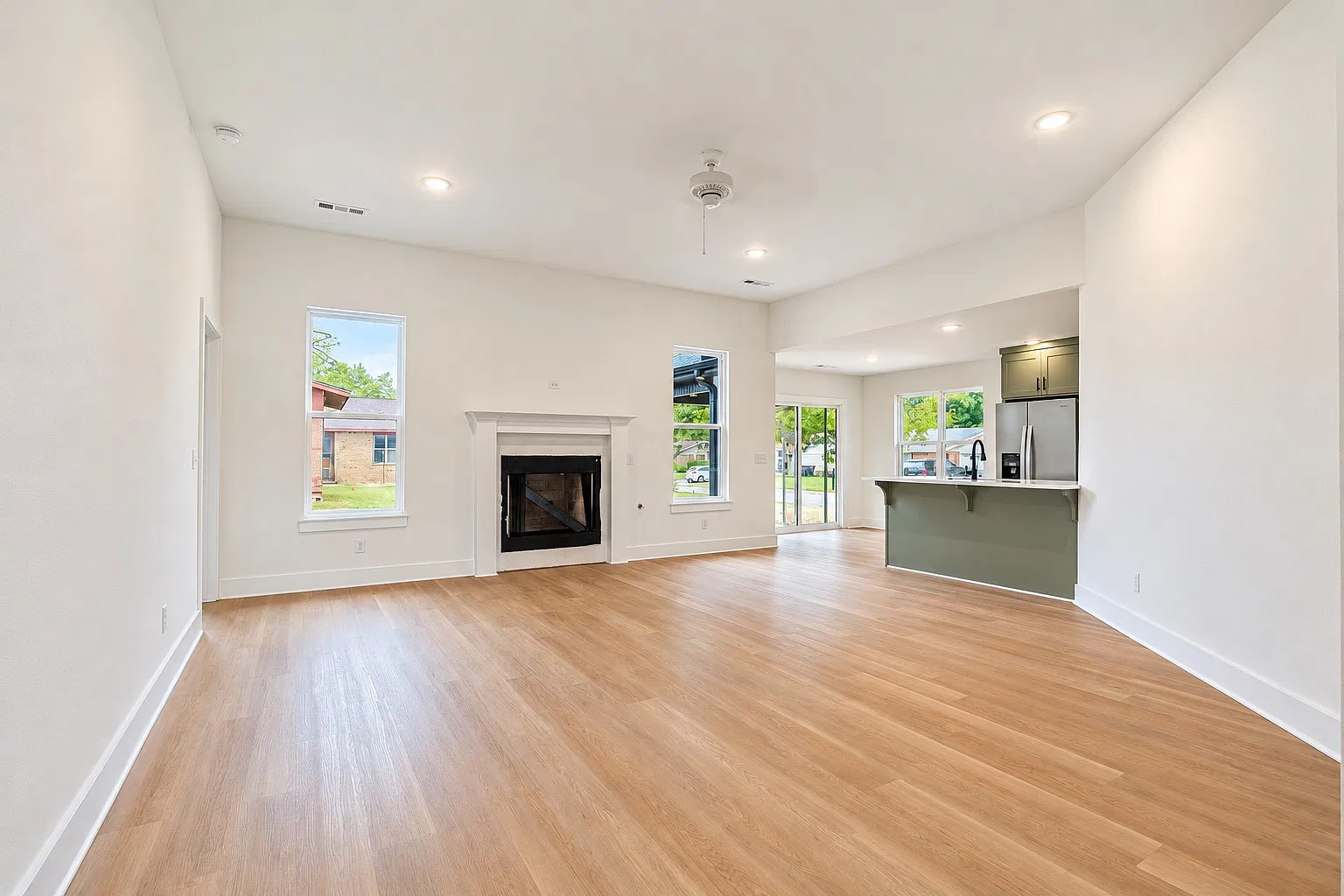 4 bed, 1658 sqft, $1,950 — Photo 3