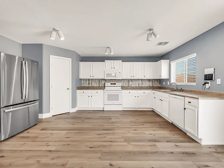 2422 E Olivine Rd — Photo 20