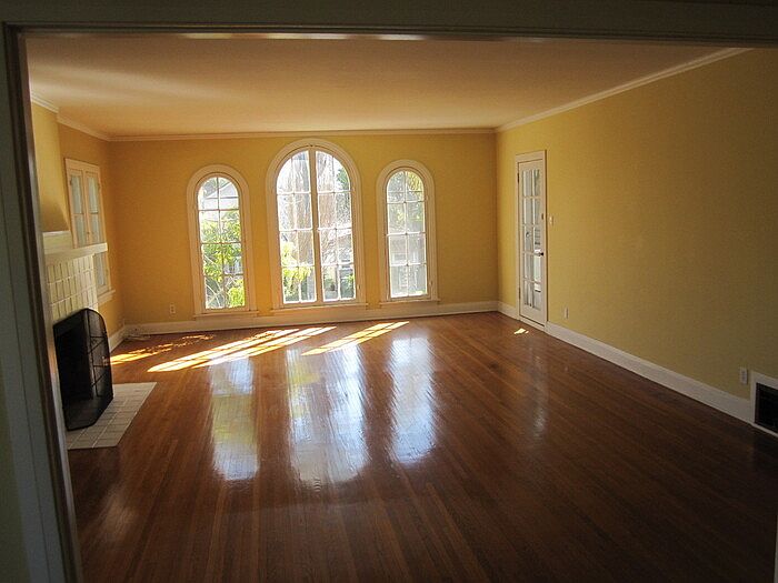 1st image of 3047 E Vista St