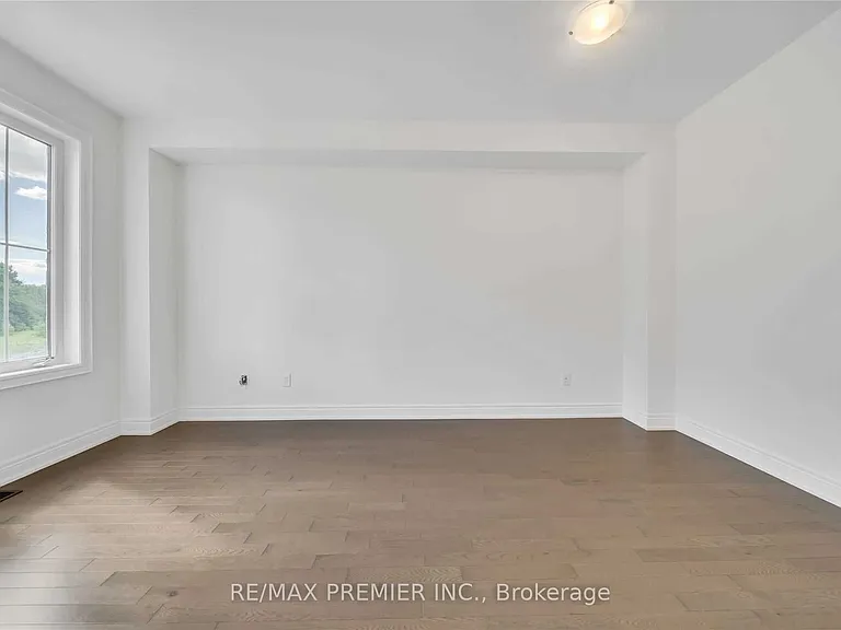 220 Seaview Hts — Photo 3