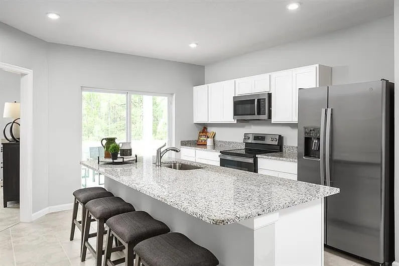 3 bed, 2.5 bath, 1682 sqft, $1,975 — Photo 3