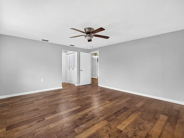 9115 Ledgestone Ln — Photo 15