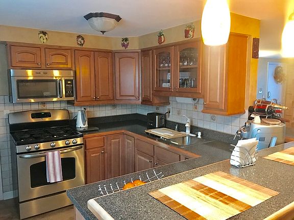 3rd image of 8724 W Berwyn Ave Unit 3S