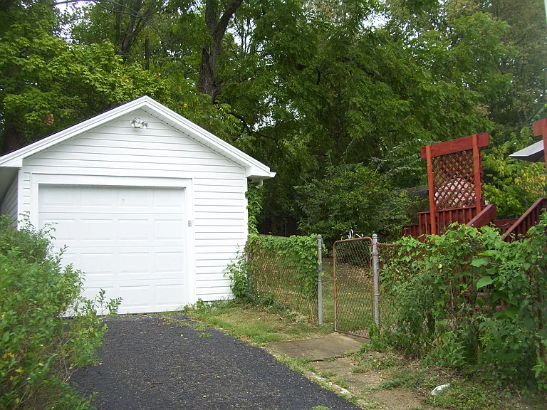 6878 Esther Ln — Photo 24