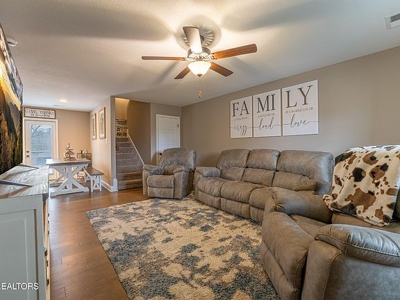 4th image of 3307 Townsend Park Ln