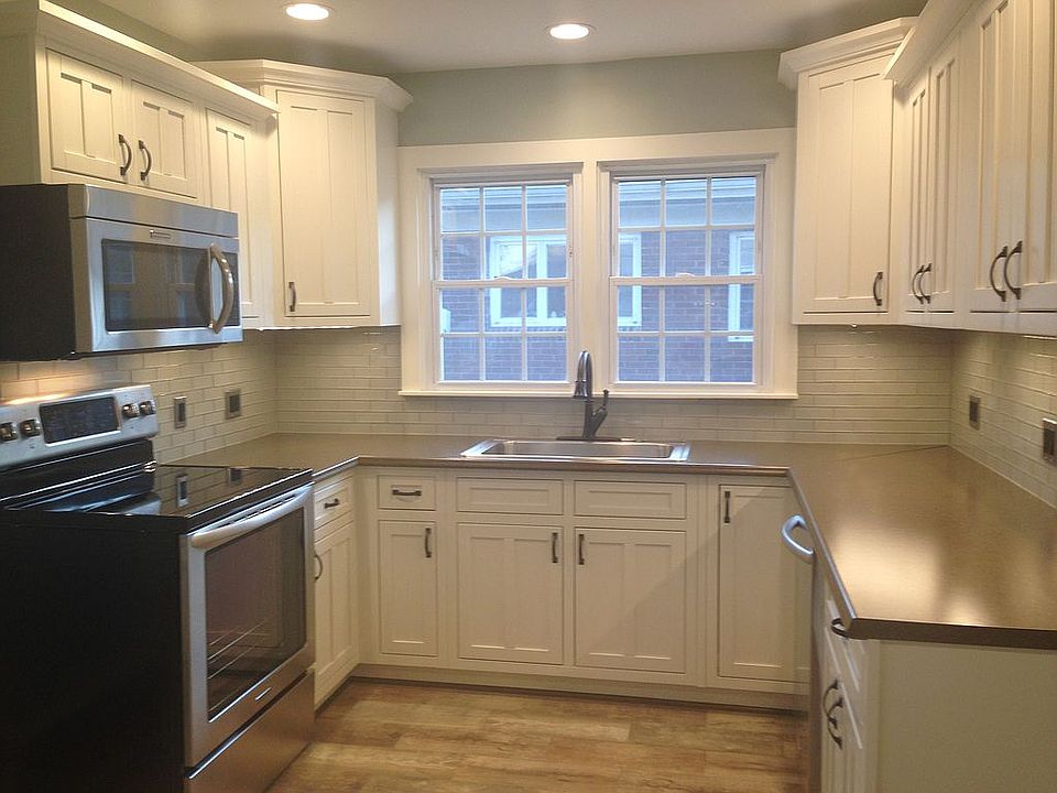 1st image of 104 W Girard Blvd