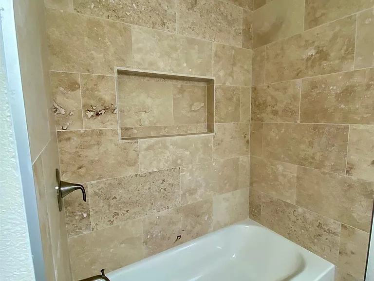 3118 Castlewood St — Photo 38
