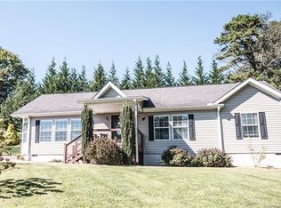 76 Hidden Meadow Dr, Hendersonville, NC 28792