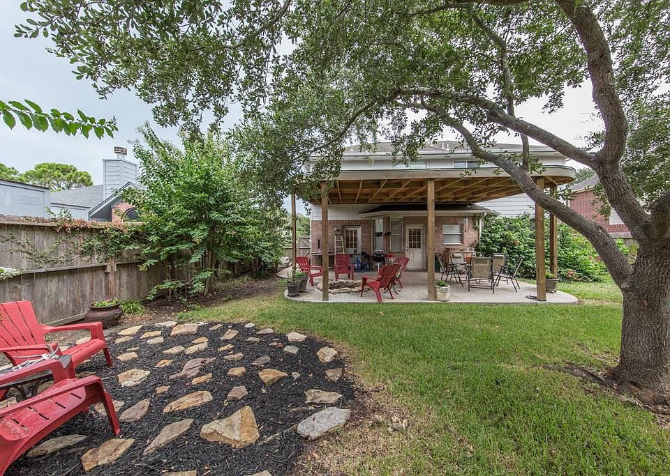 1st image of 10934 Oakwood Dr