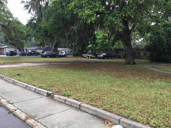 520 20th St E #19, Bradenton, FL 34208