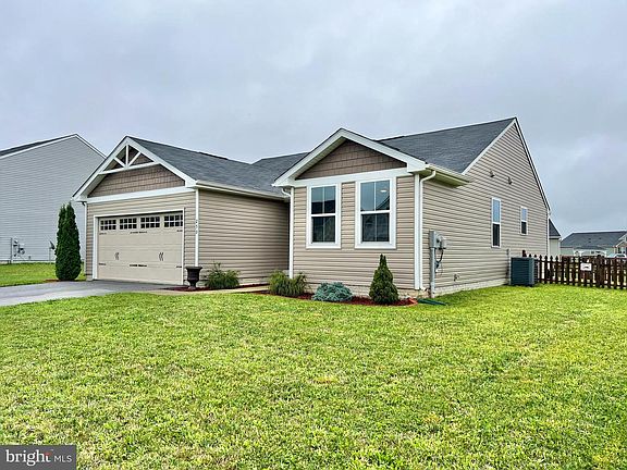 2nd image of 250 Aldershot Dr #158