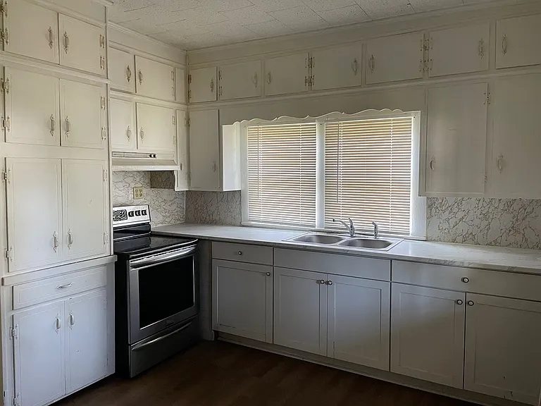 626 Eldorado St — Photo 6