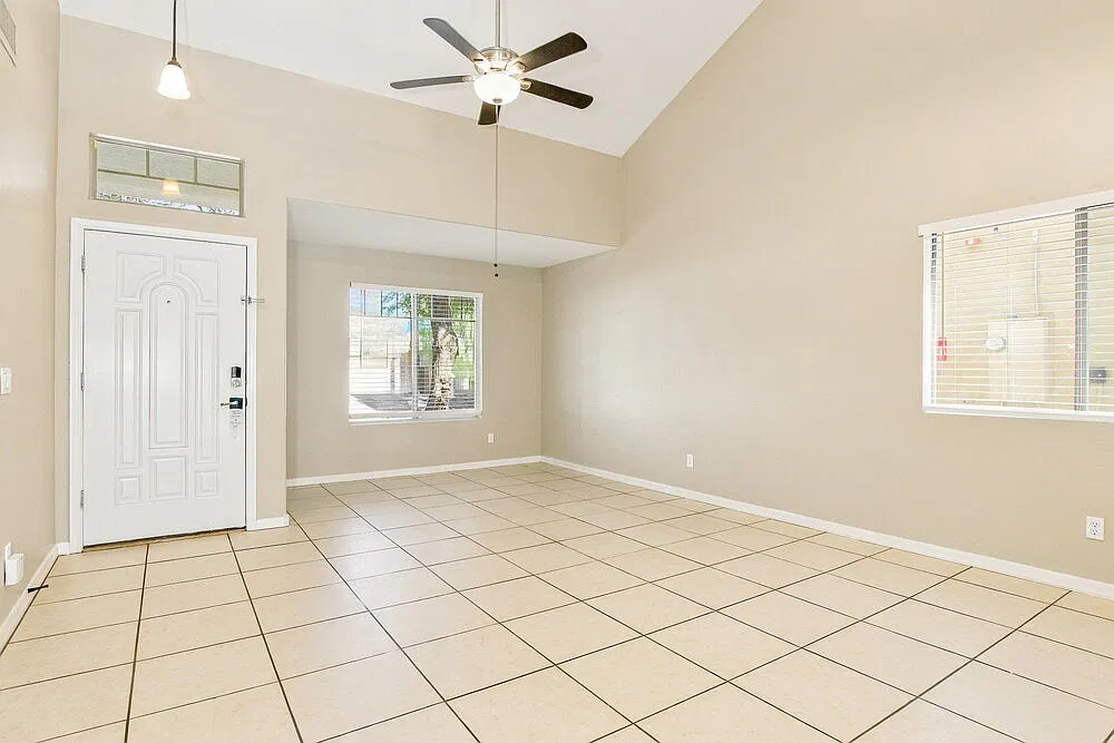 4 bed, 2.5 bath, 2178 sqft, $2,210 — Photo 4