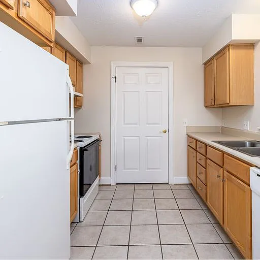 Jordache Park Apartments — Photo 30